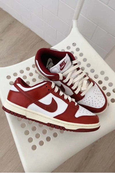Nike Dunk Low PRM Team Red 復古酒紅