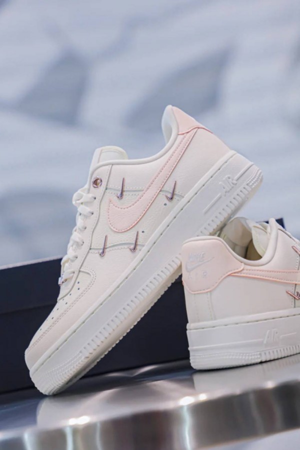 Nike Air Force 1'07 Lx 櫻花粉銀勾