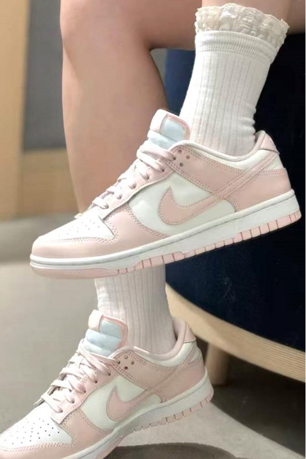 Nike Dunk Low 淺粉白