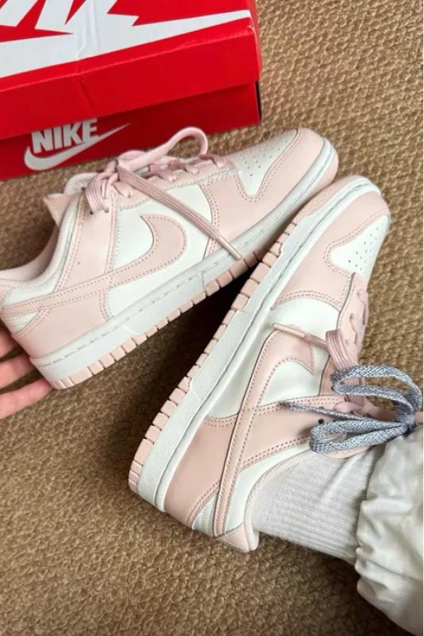 Nike Dunk Low 淺粉白