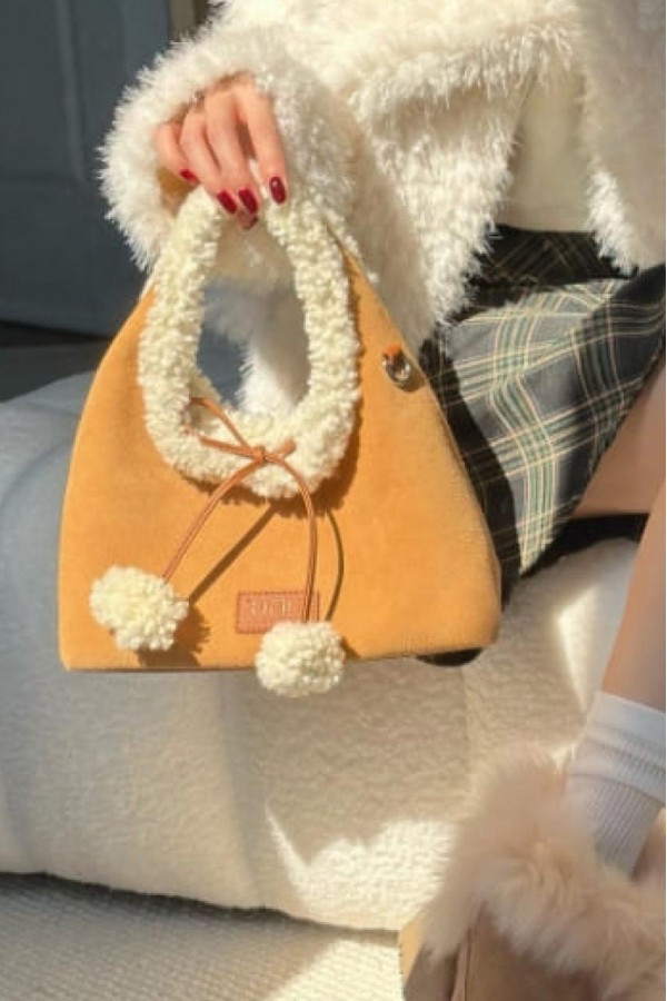 Ugg Auspecial 羊毛 絨球 餃子包 栗子色