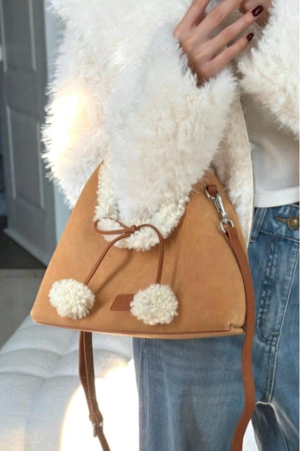 Ugg Auspecial 羊毛 絨球 餃子包 栗子色