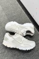 Nike Zoom Vomero 5 米白