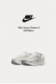 Nike Zoom Vomero 5 米白