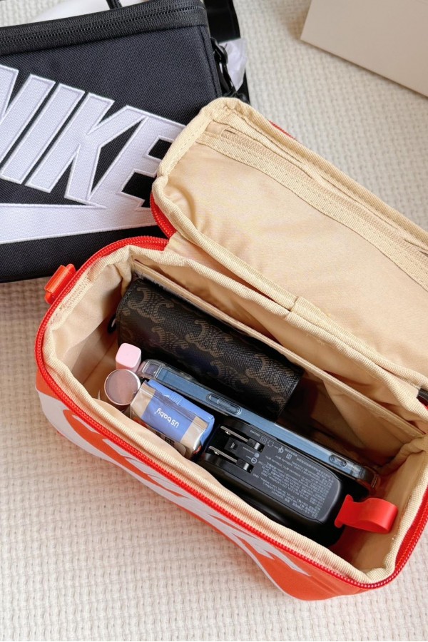 Nike Mini Box 鞋盒小方包 (2色) 