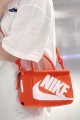 Nike Mini Box 鞋盒小方包 (2色) 