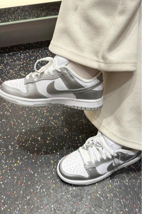 Nike Dunk Low 金屬銀白