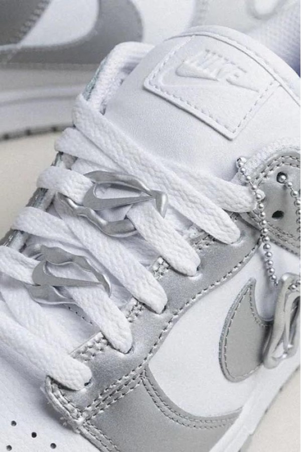 Nike Dunk Low 金屬銀白