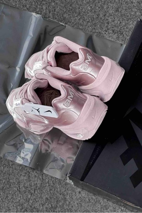 Nike Air Max Muse 珠光粉