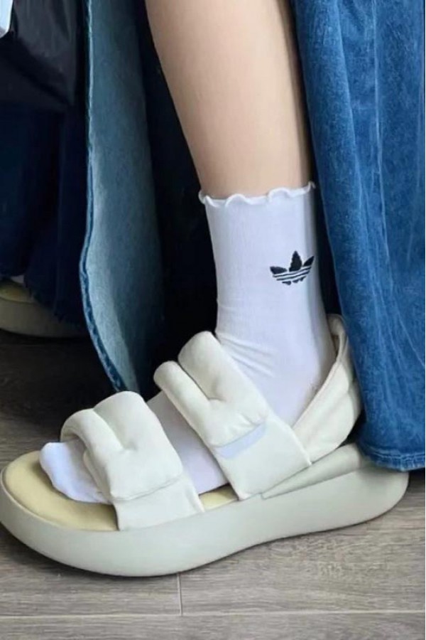 Adidas 荷葉邊 中筒襪 黑/白(一組)