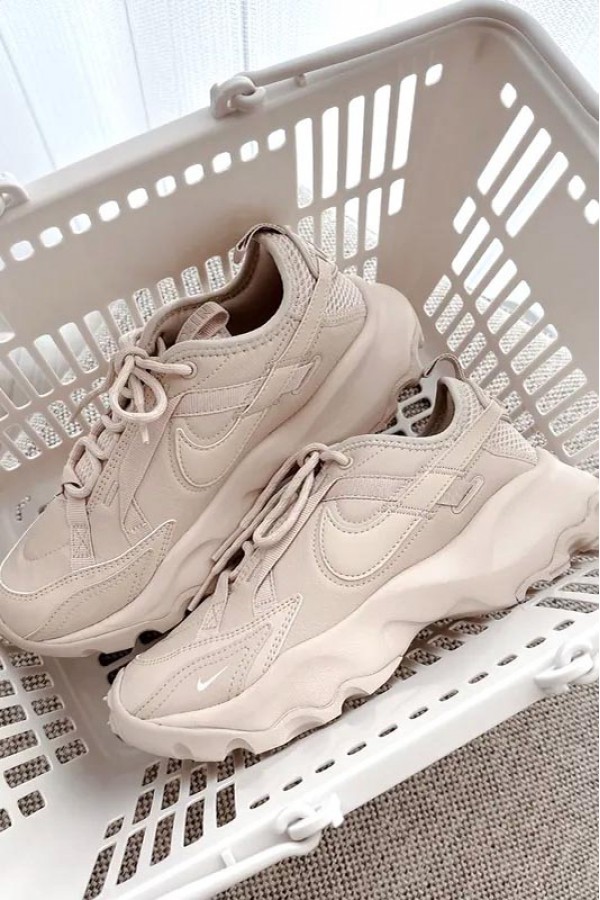 Nike TC7900 奶茶