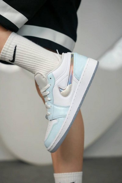 Nike Jordan 1 SE GS 白藍流沙 