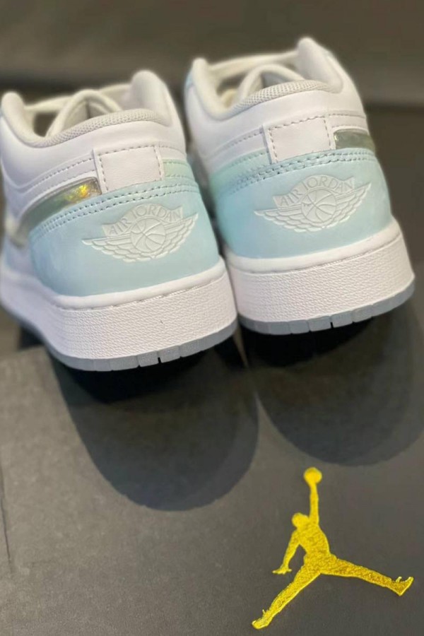 Nike Jordan 1 SE GS 白藍流沙 