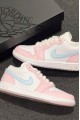 Nike Air Jordan 1 粉藍小腳印