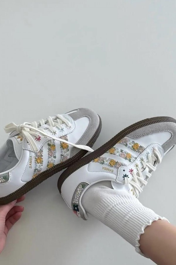 Adidas Samba OG 刺繡花卉 白金