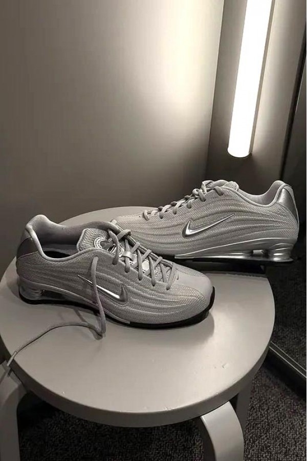 Nike Shox Z 未來 銀灰