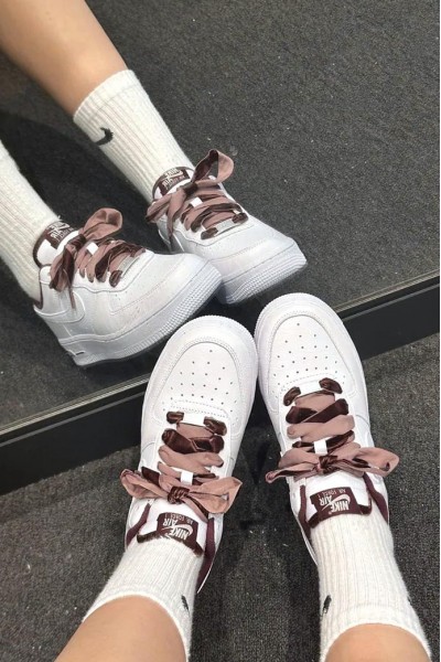 Nike Air Force 1 絲絨 白酒紅