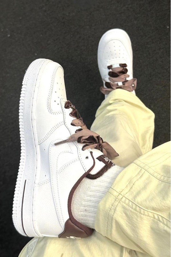 Nike Air Force 1 絲絨 白酒紅