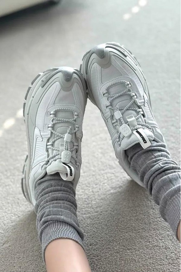 Nike Zoom Vomero Roam 灰白