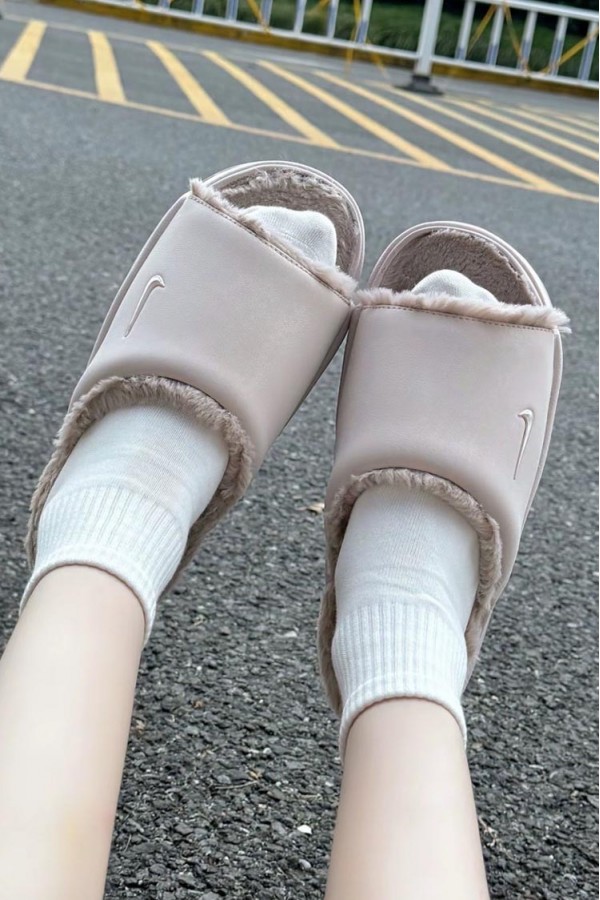 Nike Calm Elevation Fur 厚底 毛絨拖粉