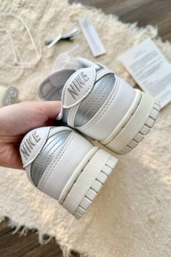 Nike Dunk Low 蕾絲白銀