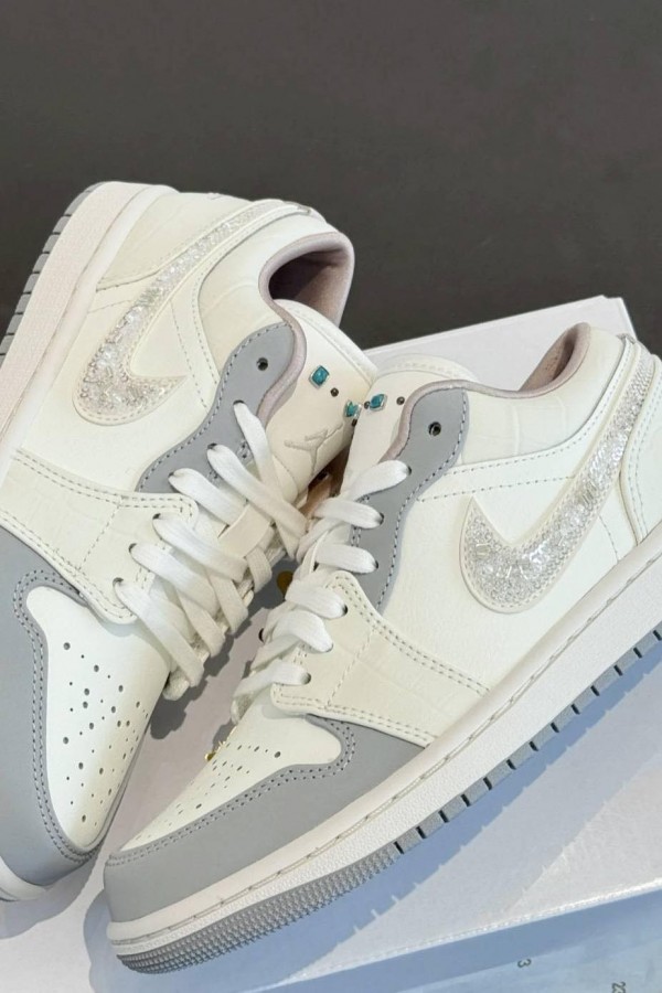 Nike Air Jordan 1 寶石米藍