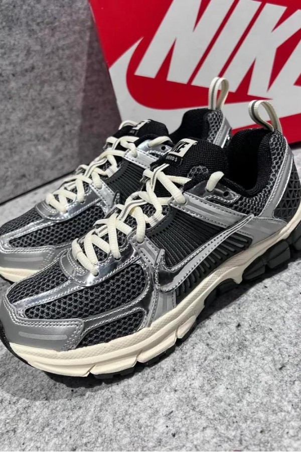 Nike Zoom Vomero 5 (GS) 鐵灰銀