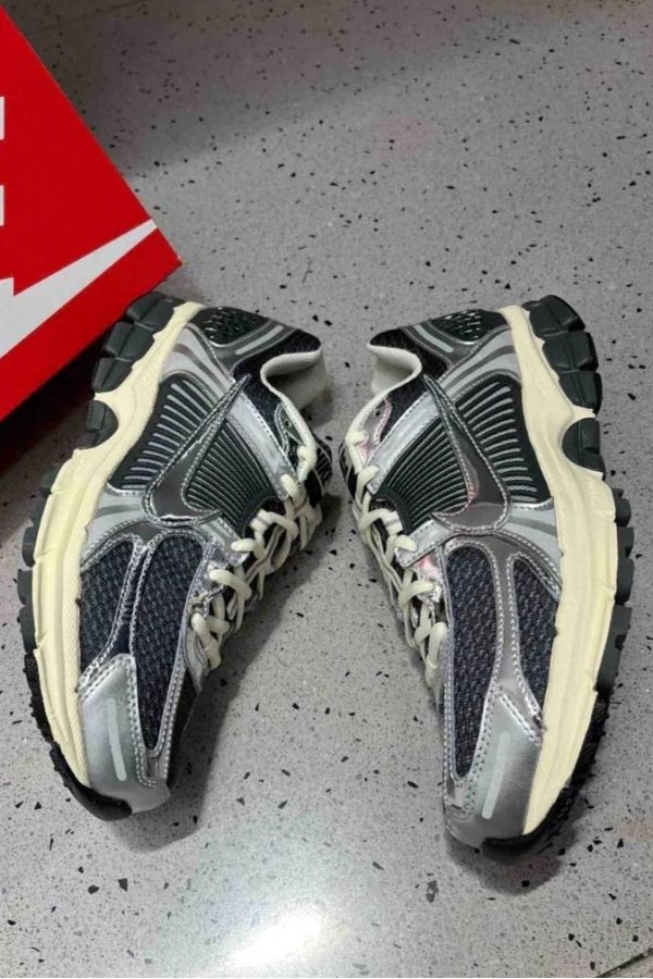 Nike Zoom Vomero 5 (GS) 鐵灰銀