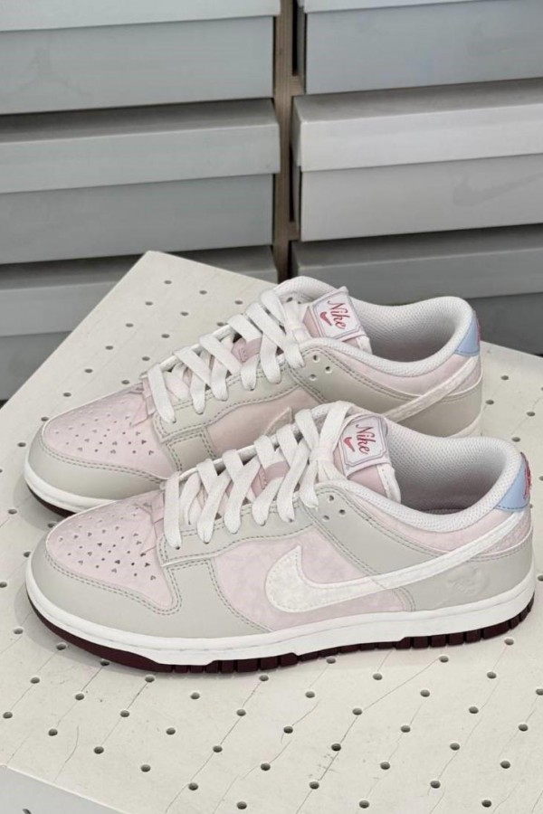 Nike Dunk Low 奶白粉