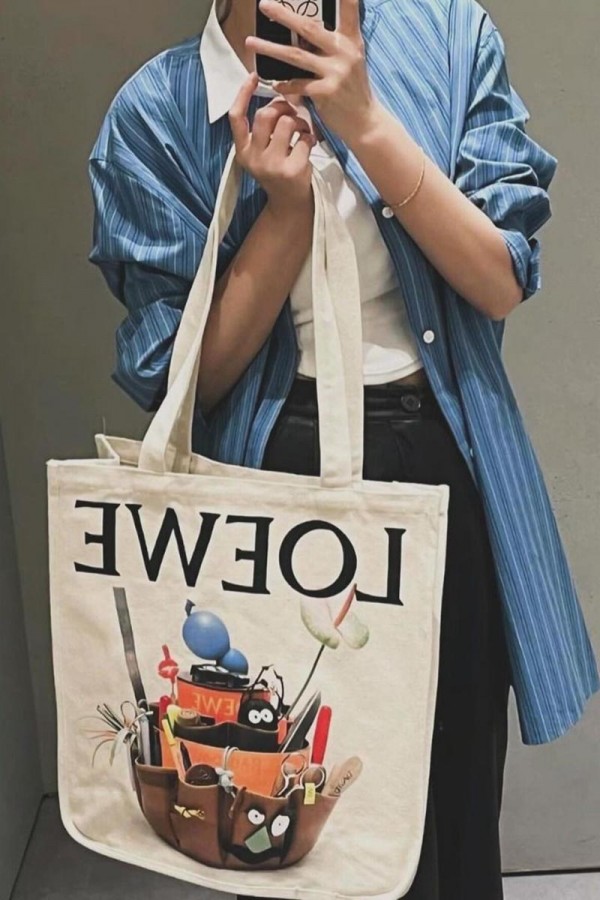 Loewe 上海藝術展覽款 帆布包