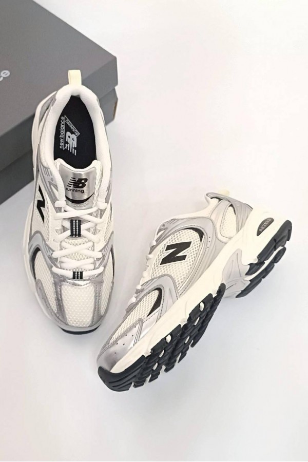 NB 530 白銀黑