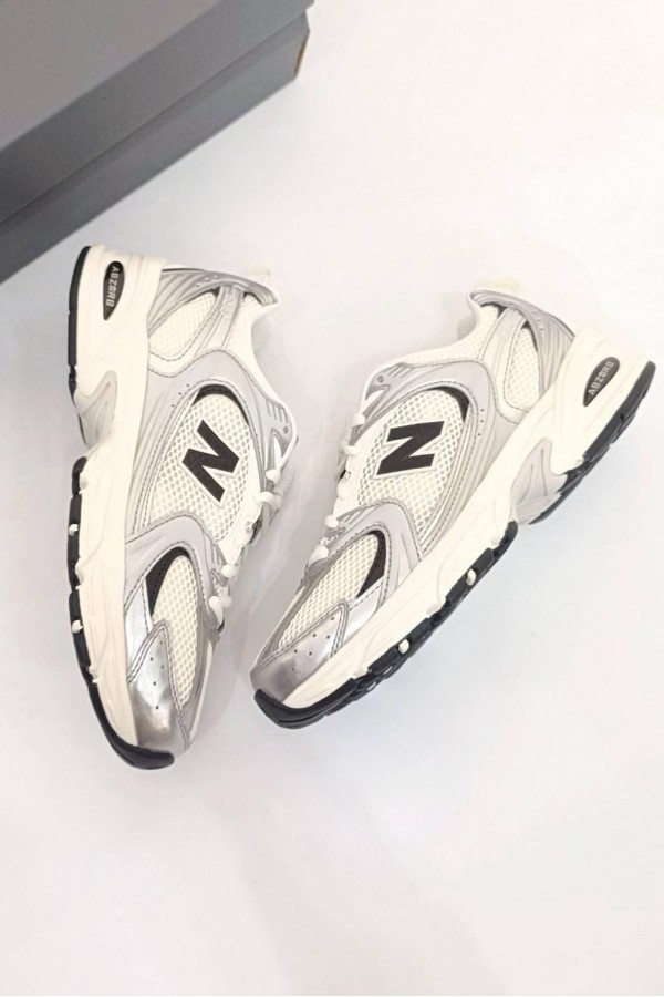 NB 530 白銀黑
