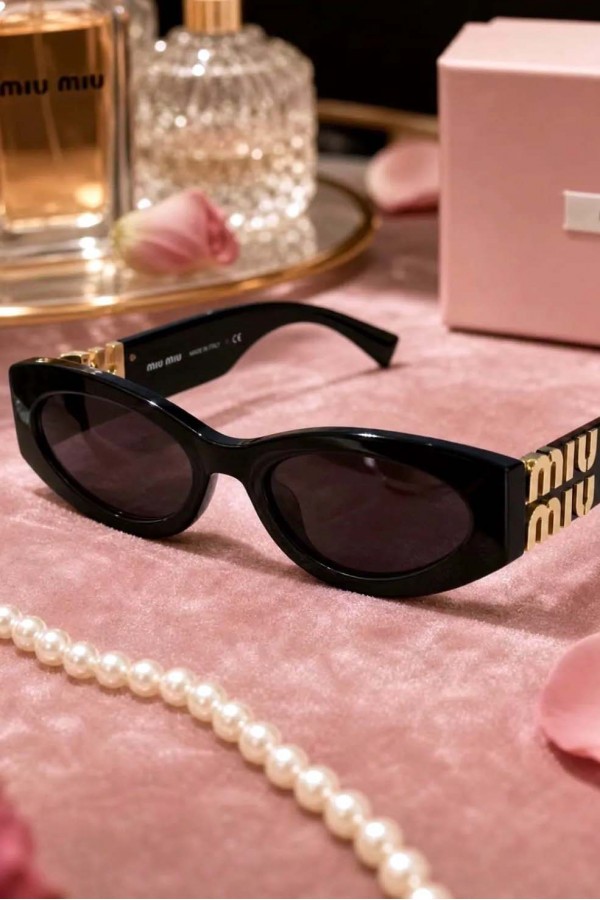  [趙露思同款] Miu Miu 貓眼 字母LOGO 墨鏡