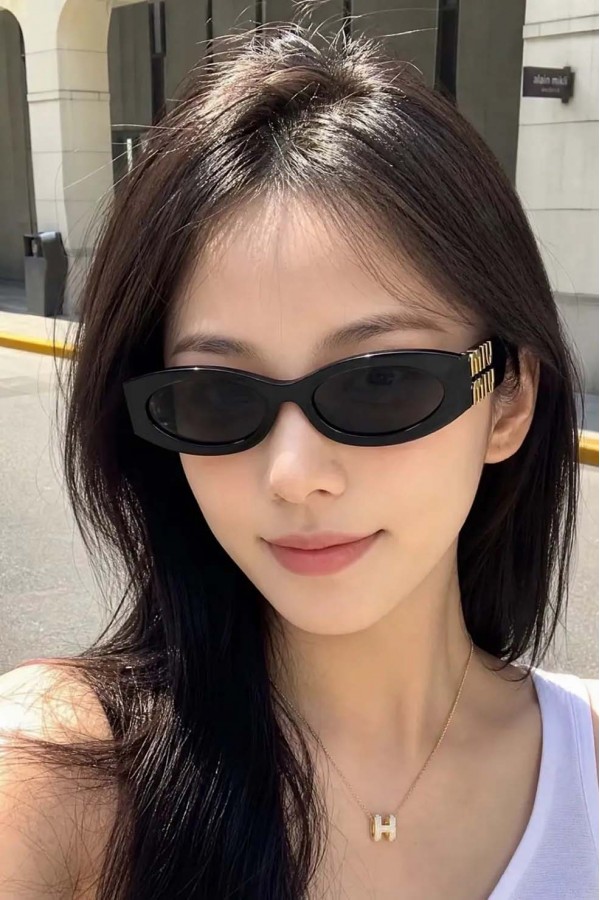 [趙露思同款] Miu Miu 貓眼 字母LOGO 墨鏡