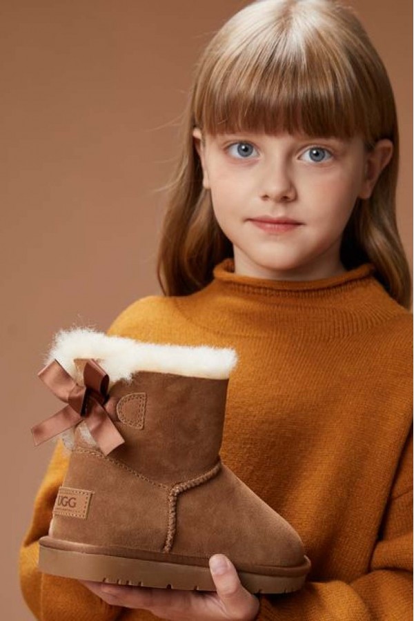 Ugg Ozwear 蝴蝶結防潑水雪靴(兒童)