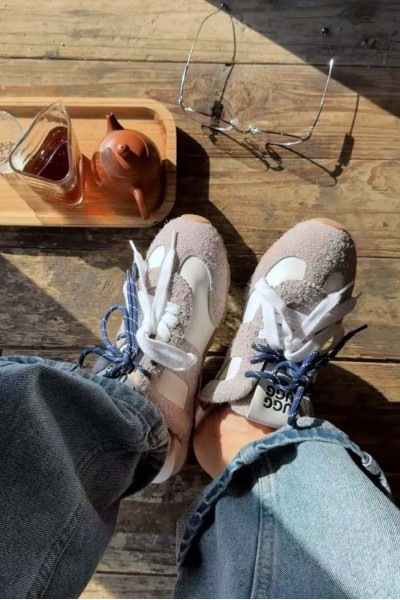 Ugg Ozwear 運動風綁帶拖鞋(2色)