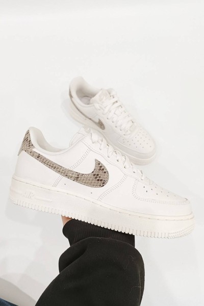 Nike Air Force 1 白蛇紋勾勾