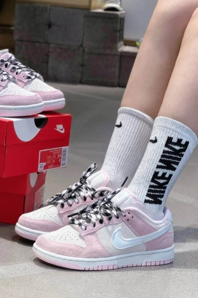 Nike Dunk Low “Pink Foam”草莓奶油