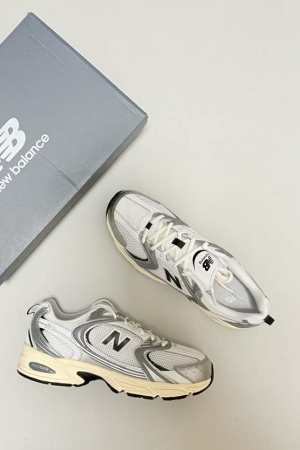 New Balance 530 白銀黑
