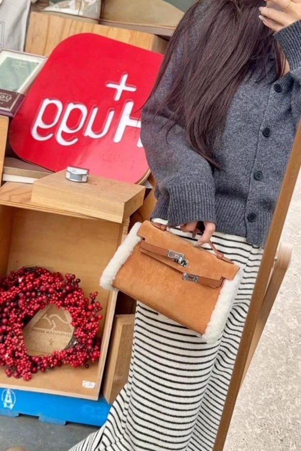 Ugg Auspecial 羊羔毛凱莉包