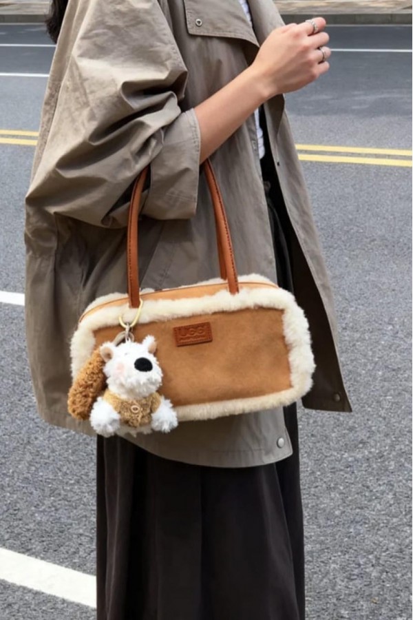 Ugg Auspecial 羊羔毛保齡球包