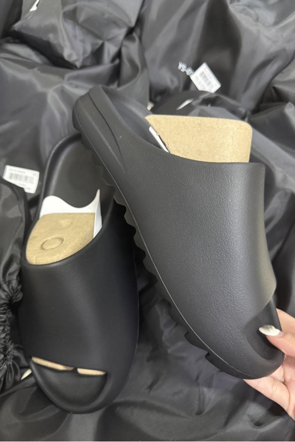  Adidas Yeezy slide Ys-01 鋸齒拖鞋 (2色)